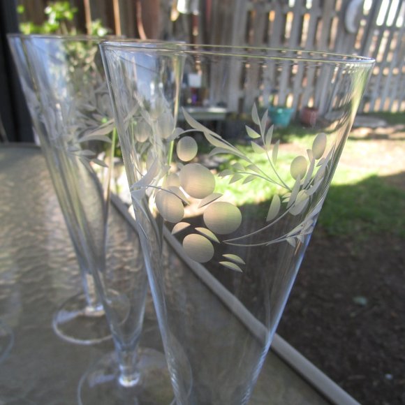 Vintage MCM Delicate Etched Crystal Etched Tall Champayne Flutes Set of 2 - Picture 5 of 8